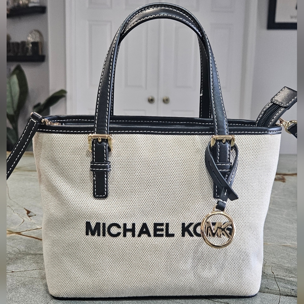 Michael Kors Small Logo Tote | Crossbody | Like New Exterior